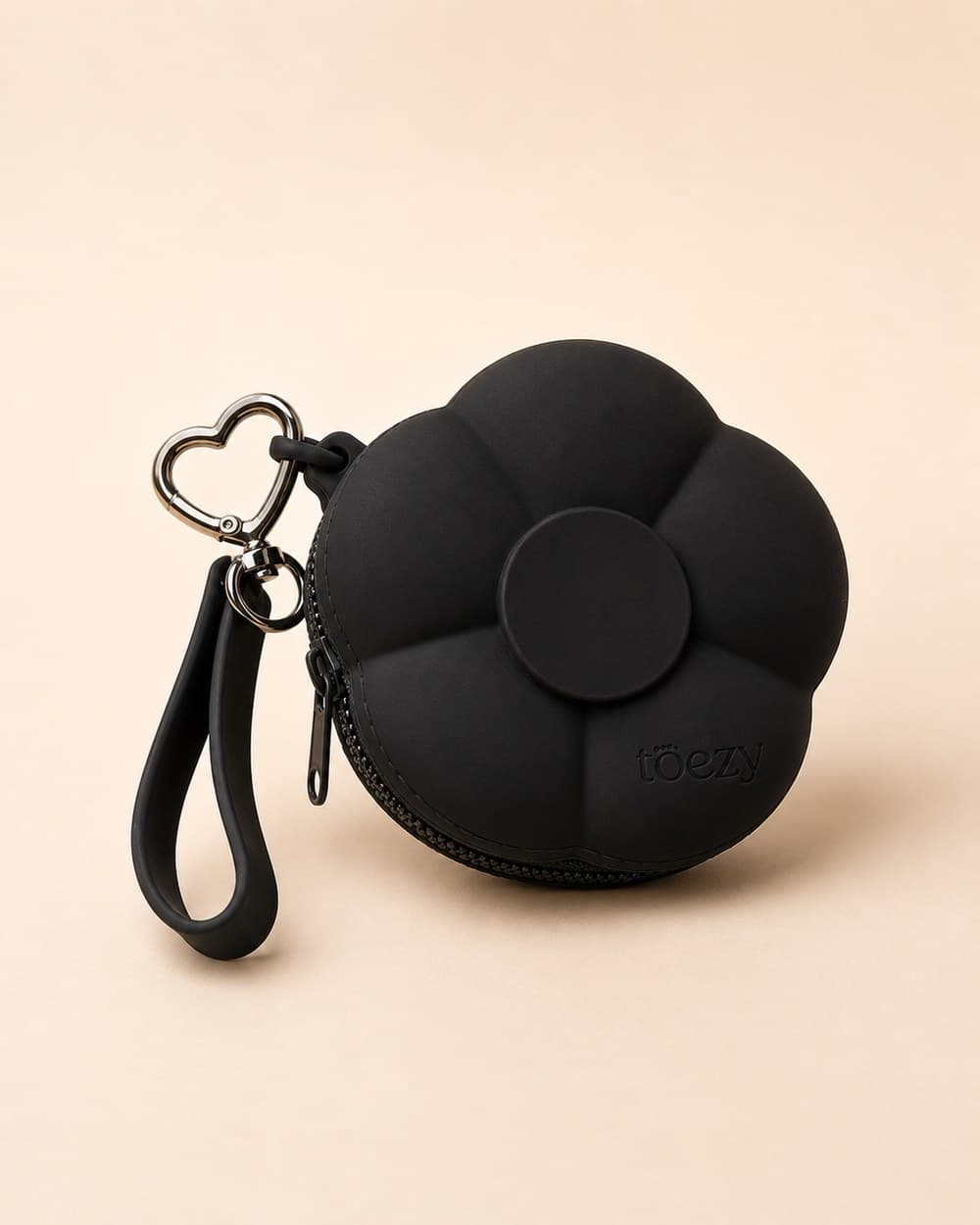 Petal Pouch — Noir alternate view